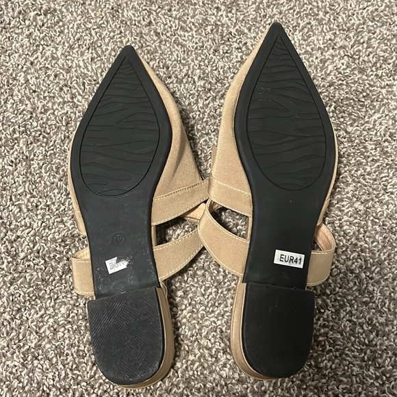 Flats - Picture 2 of 6